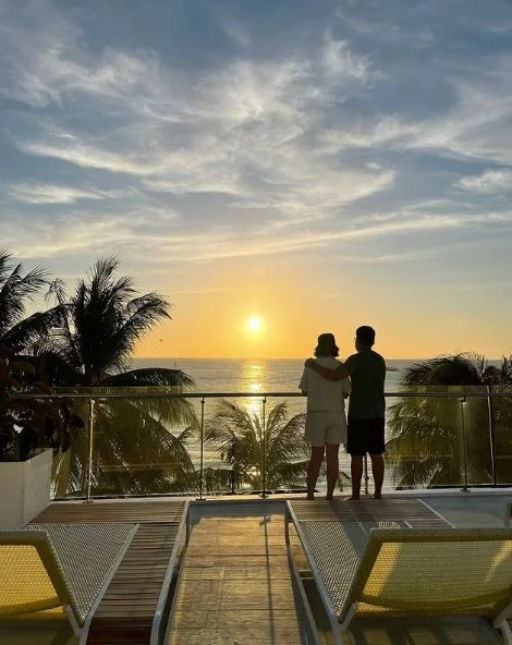 3233